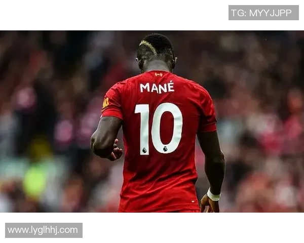 足球球星优势解析：技术、心理与领导力如何塑造顶级球员的成功之路