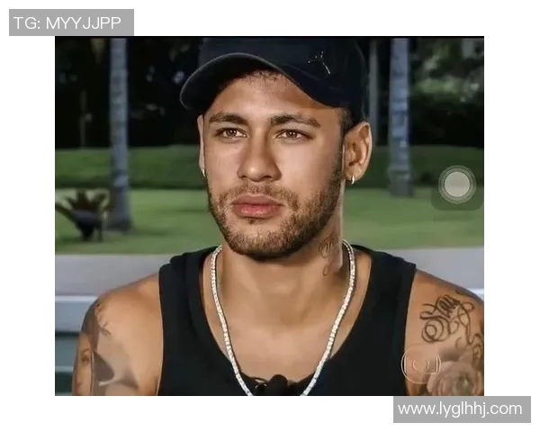 足球球星频频染发引发热议展现个性潮流与运动精神融合